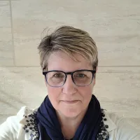 Lisa Viehouser logo